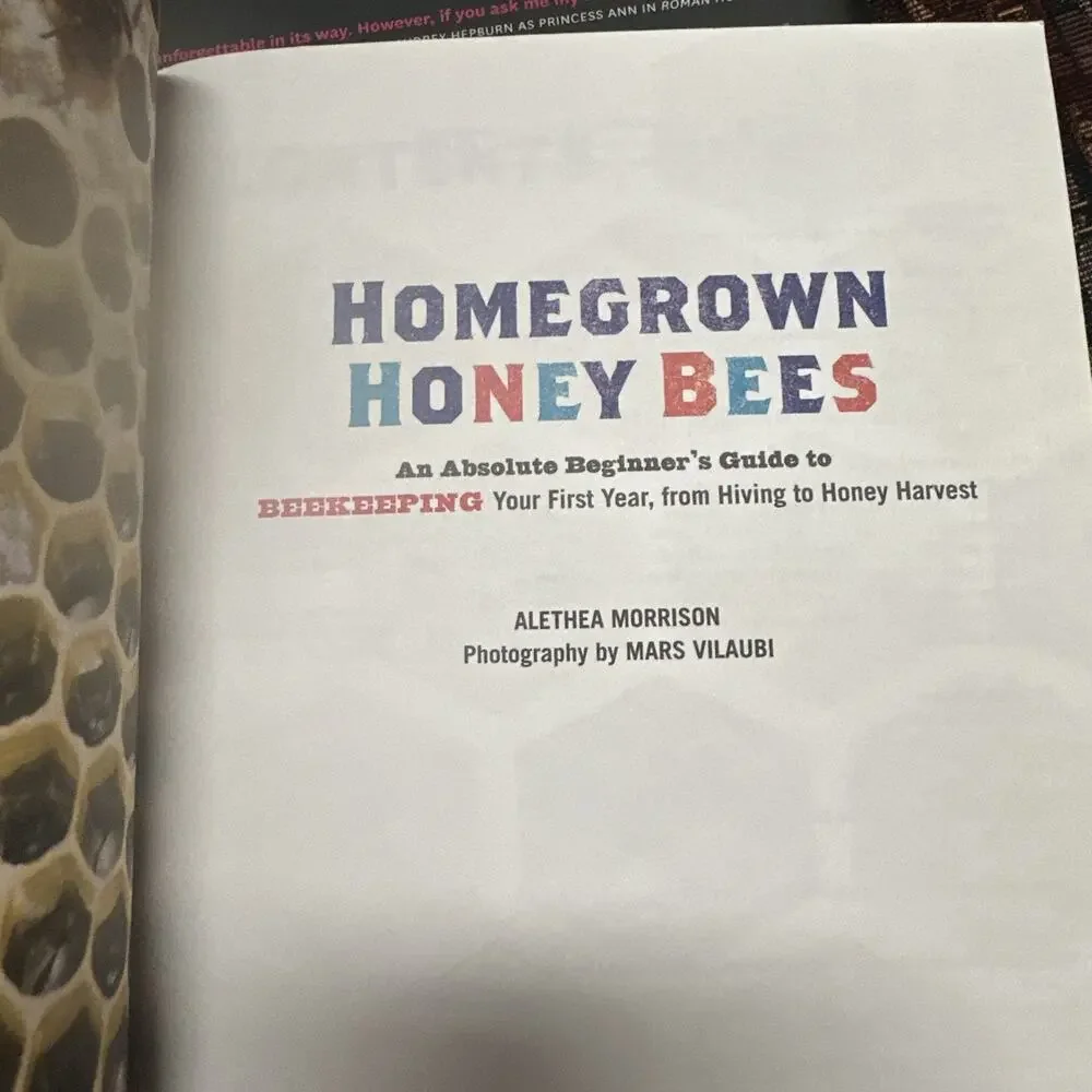 Homegrown Honey Bees A Beginner's Guide‎ Book